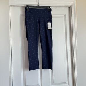 New Old Navy Active Medium Navy Blue Star Elevate Go Dry High Rise Crop Leggings